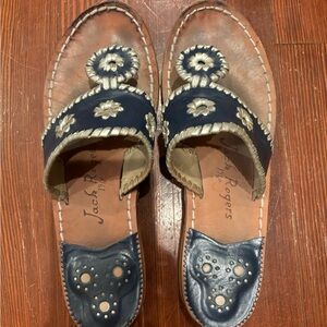 Women’s Jack Roger’s sandals in navy/platinum. Size 8. “Palm Beach Platinum flat